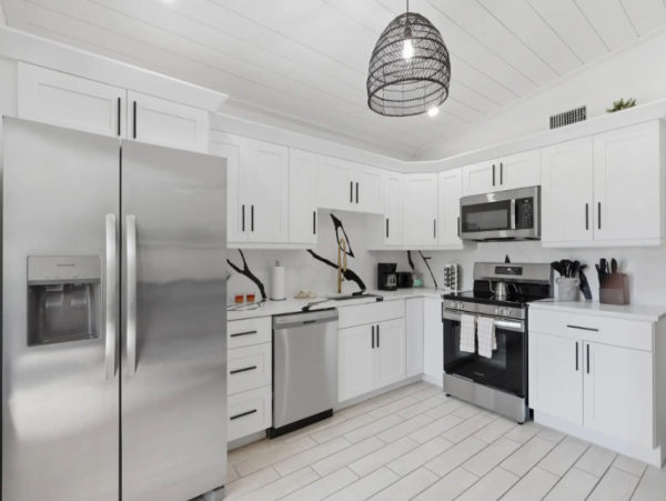 Premier Vacation Rental Near Gulf Beaches - 4-Bedroom Home in Bradenton Beach